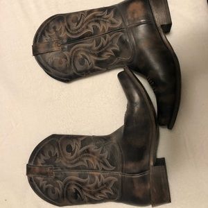 Ariat boots size 10.5 D black and brown